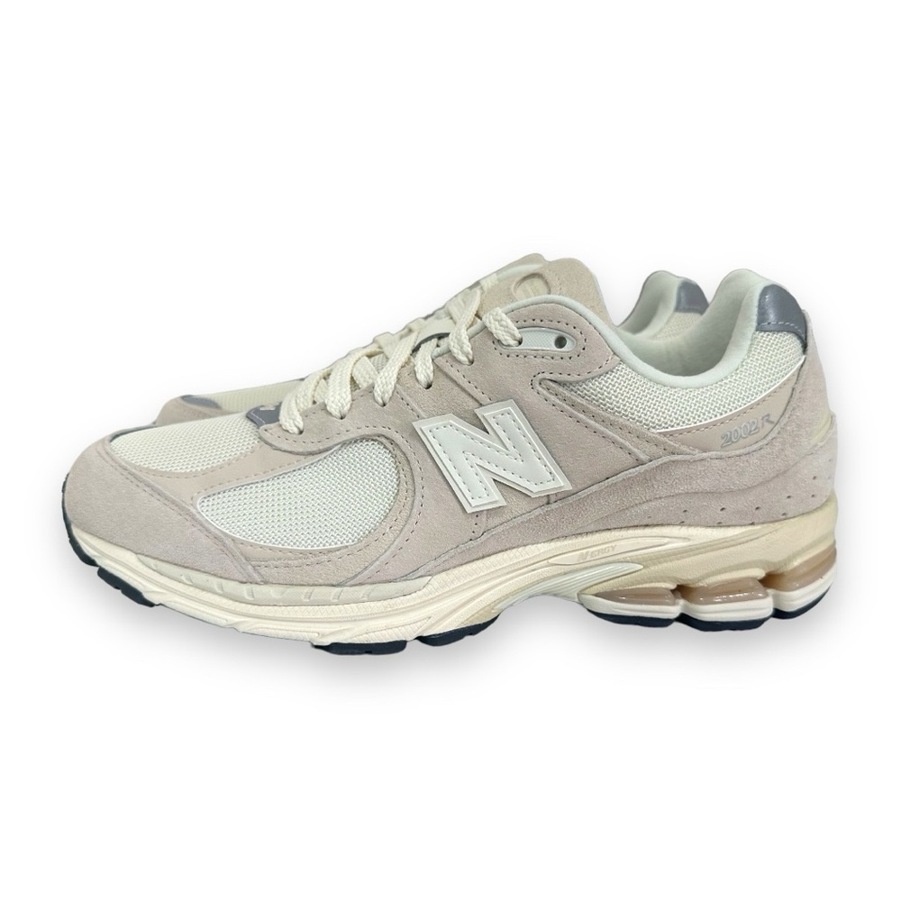 NWT New Balance 2002R Shoes Color: Beige size various - Picture 6 of 9